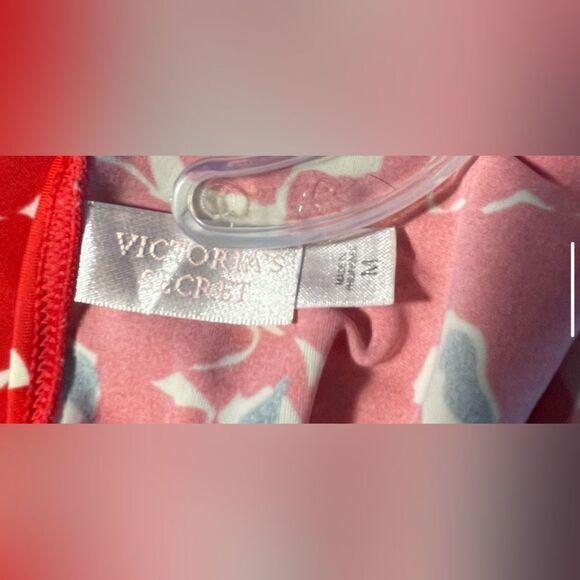 Victoria’s Secret Swim Top Size Medium - Picture 3 of 7